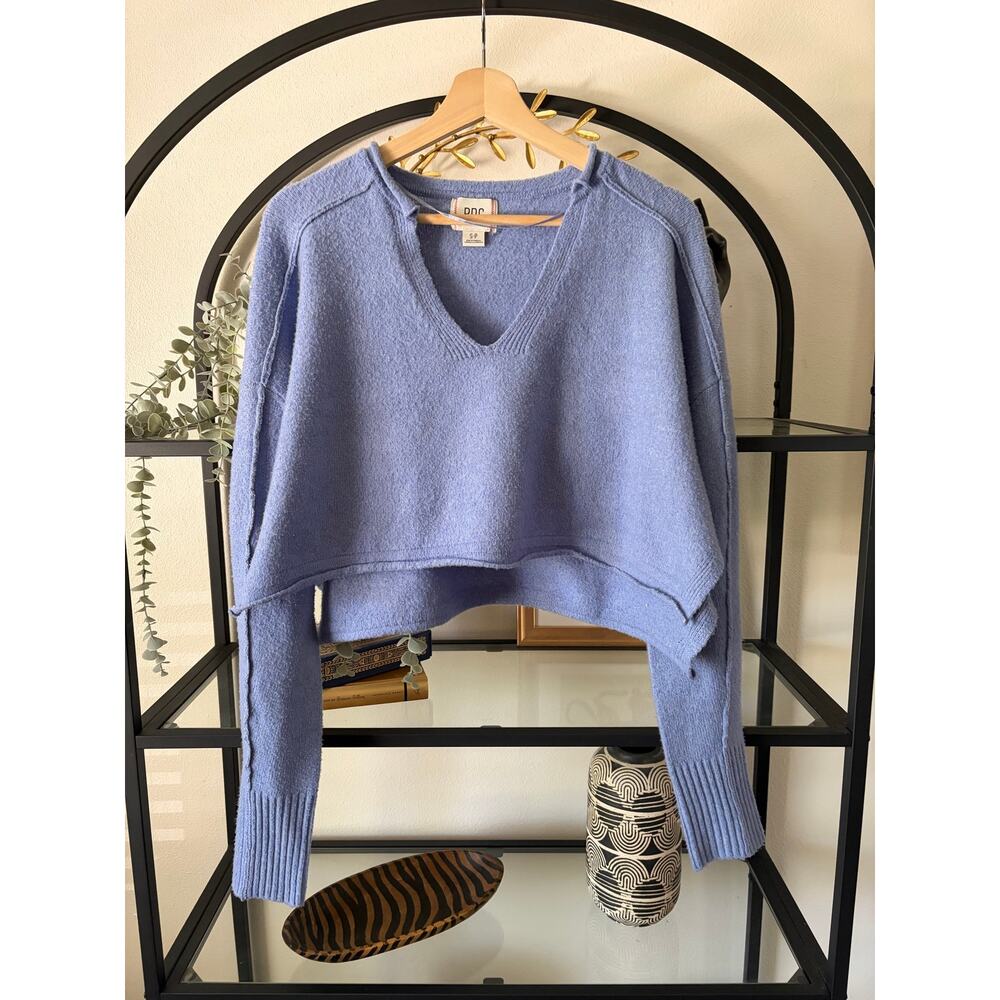 BDG Urban Outfitters Sweater Womens Small Blue Cropped Boucle V Neck Oversized